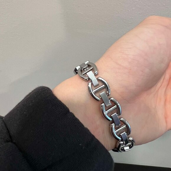 Apple Watch Band Luxury Adjustable Slim Strap Silver Stainless Band - Silver - Picture 3 of 5